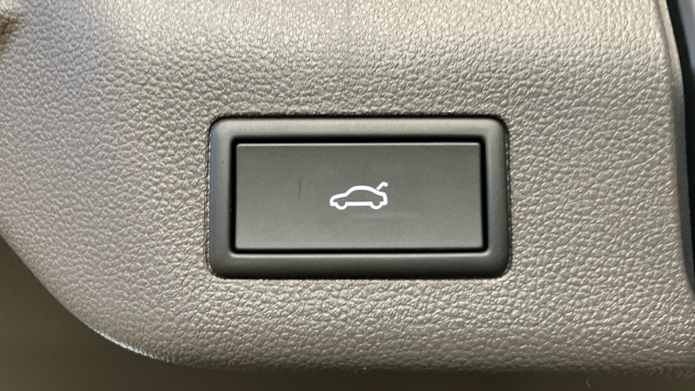 Volkswagen Multivan 2.0 TDI Style 5dr LWB DSG Diesel Estate